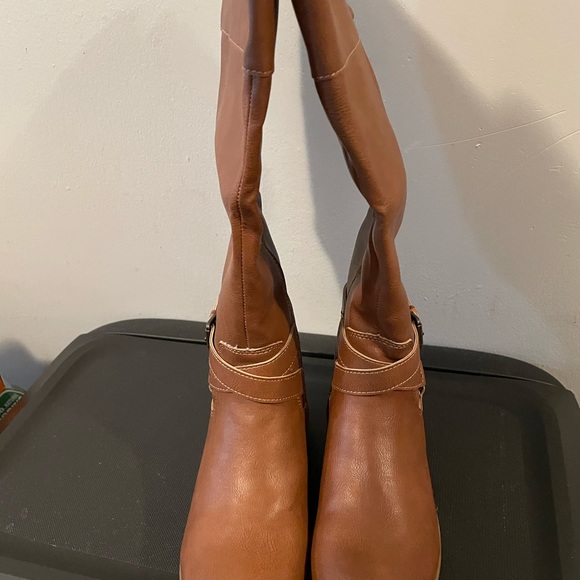 Ana Torrence Boots - Picture 6 of 8